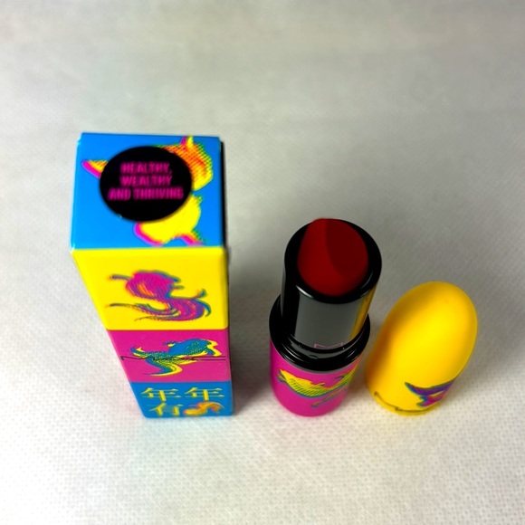 Mac Moon Masterpiece Powder Kiss Lipstick Heathy, Wealthy and Thriving NWB - Picture 4 of 5